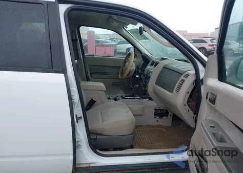 2011 Ford Escape Hybrid z USA, uszkodzony, nr VIN 1FMCU5K31BKA33789